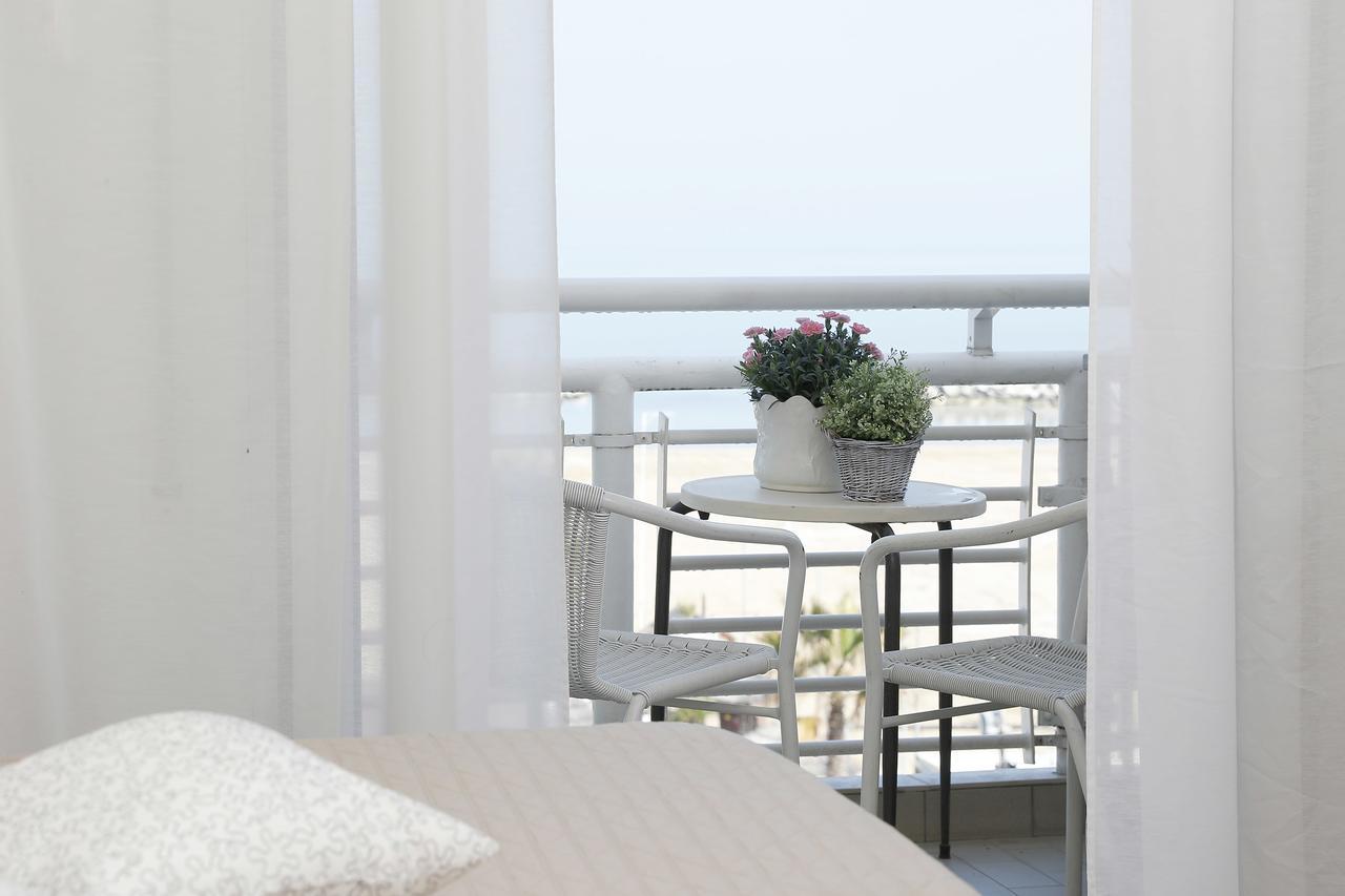 Hotel Lungomare Cattolica Exteriör bild