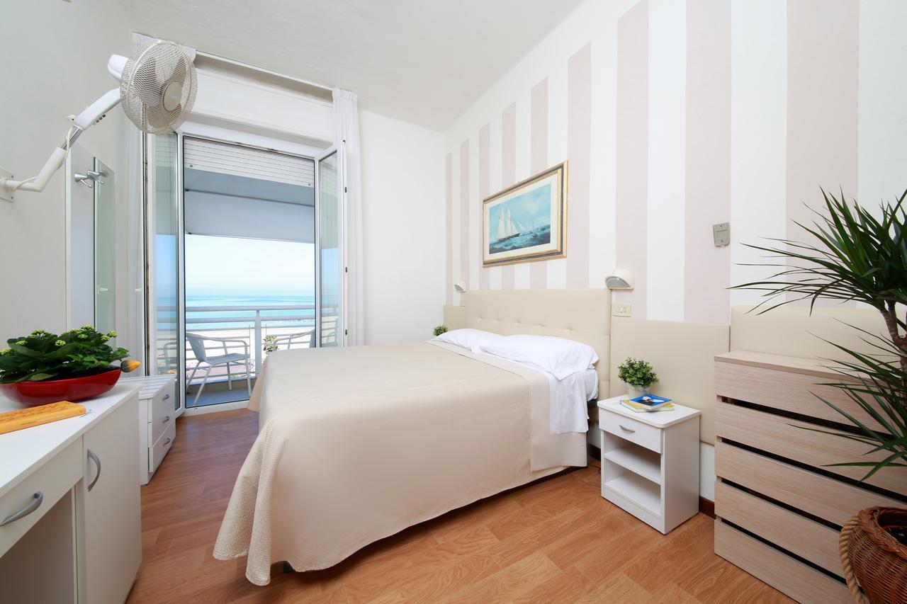 Hotel Lungomare Cattolica Exteriör bild
