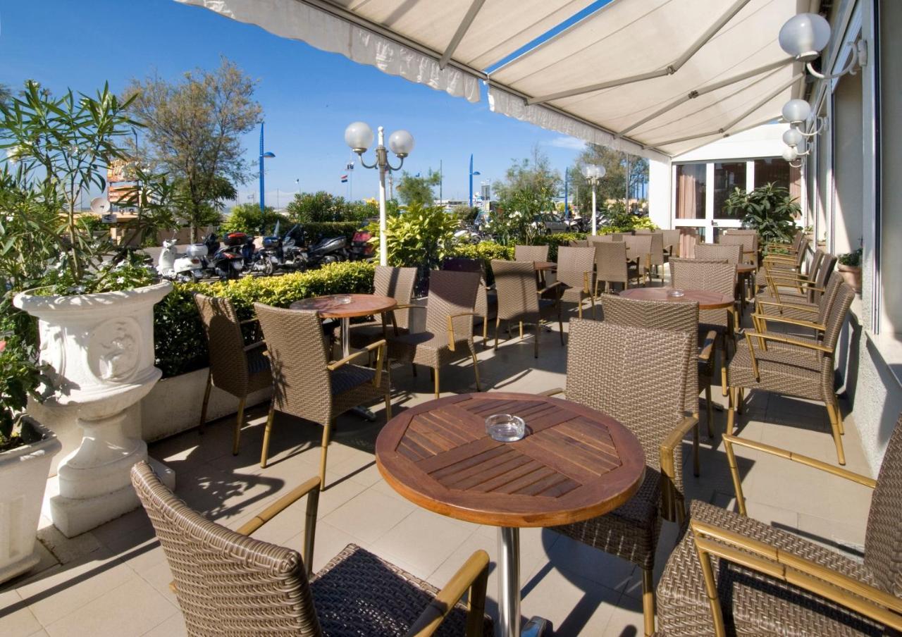 Hotel Lungomare Cattolica Exteriör bild
