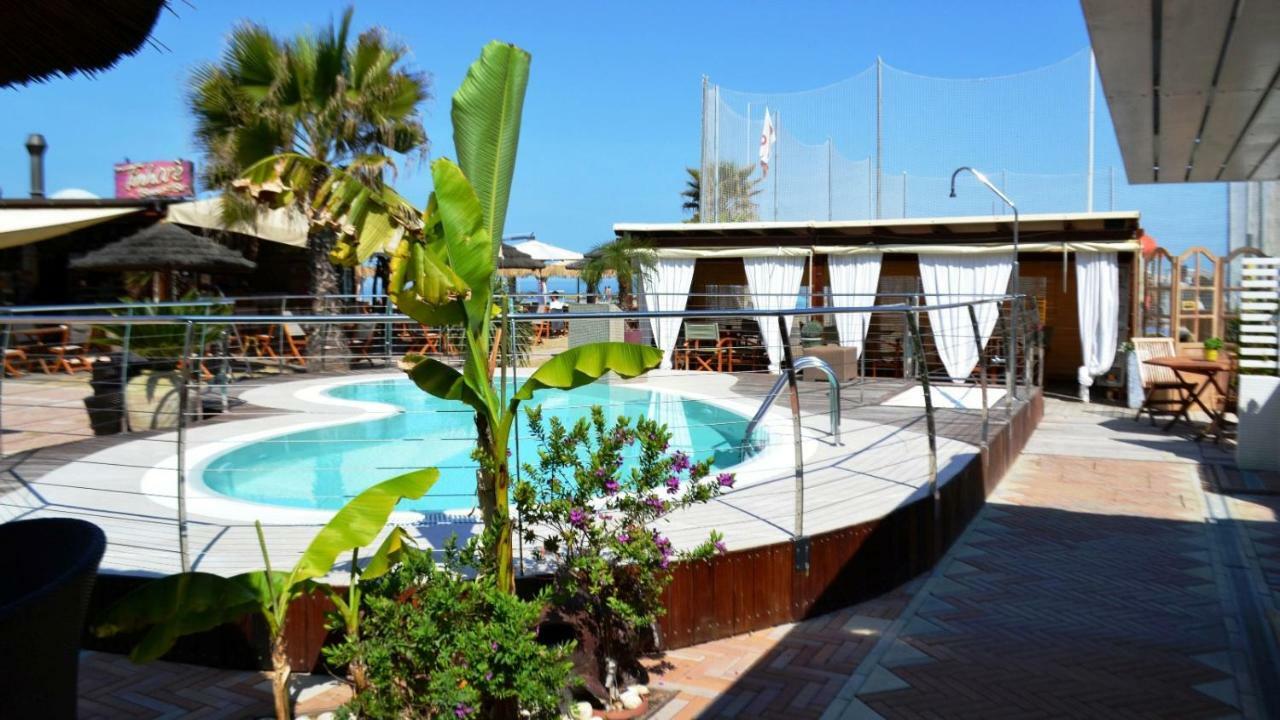 Hotel Lungomare Cattolica Exteriör bild